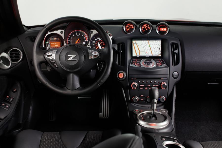  Nissan 370Z 2013 года  (фото 12 из 28)